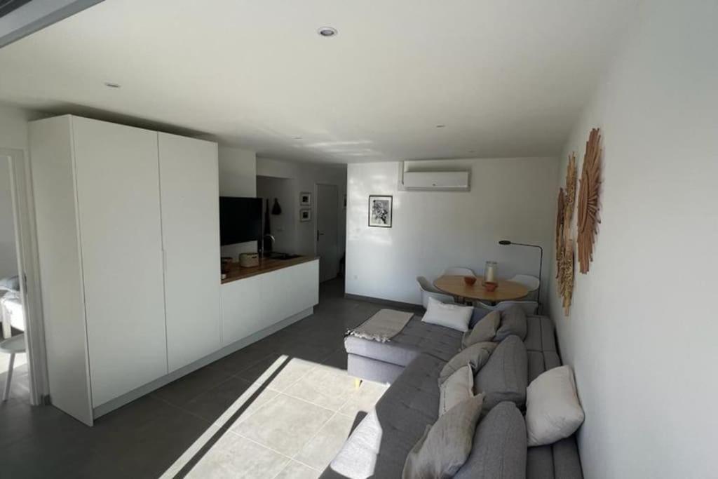 Appt St Tropez ,Magnifique T2, Piscine ,Terrasse, Emplacement Ideal ,Front De Mer, แซ็ง-ทรอเป ภายนอก รูปภาพ