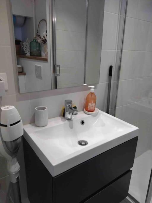 Appt St Tropez ,Magnifique T2, Piscine ,Terrasse, Emplacement Ideal ,Front De Mer, แซ็ง-ทรอเป ภายนอก รูปภาพ